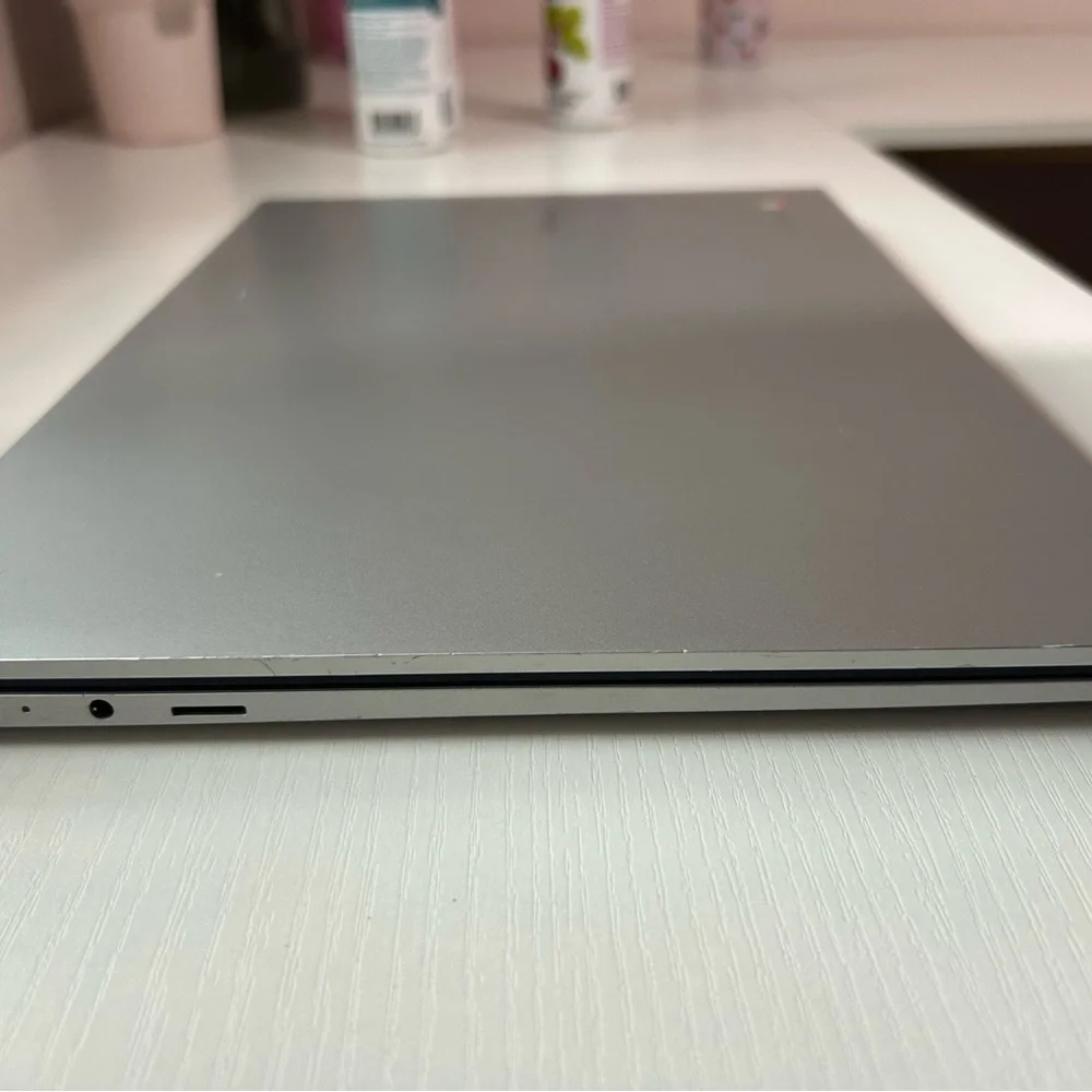 Samsung Galaxy Chromebook Go